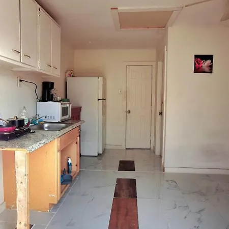 Charming Cozy Studio 1